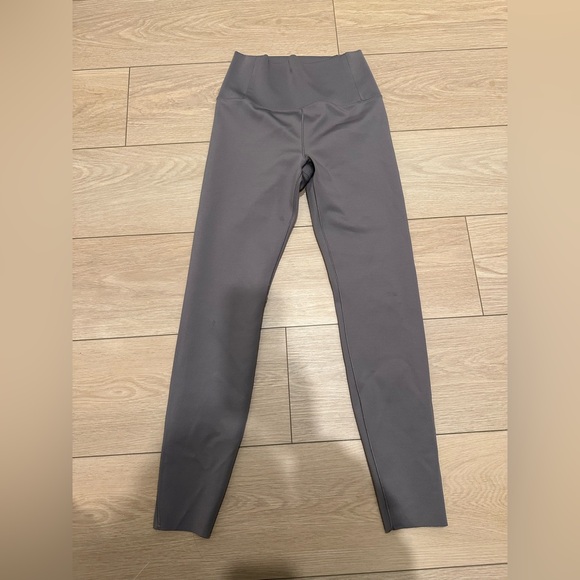 Vuori Evolve Leggings (Smoke) - Picture 2 of 3